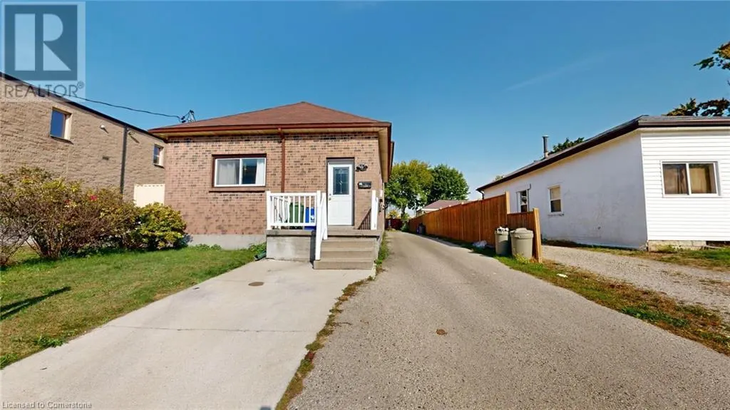 184 SIMCOE Street