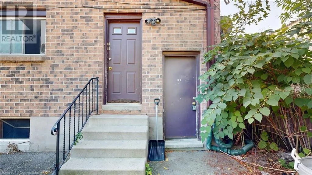 184 SIMCOE Street