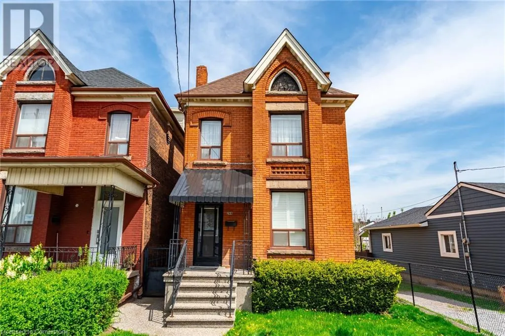 244 HUGHSON Street N