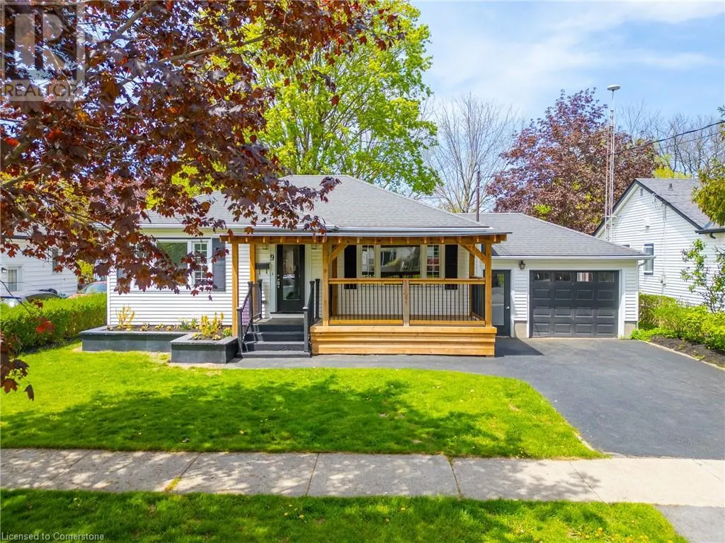 9 HEYWOOD Avenue