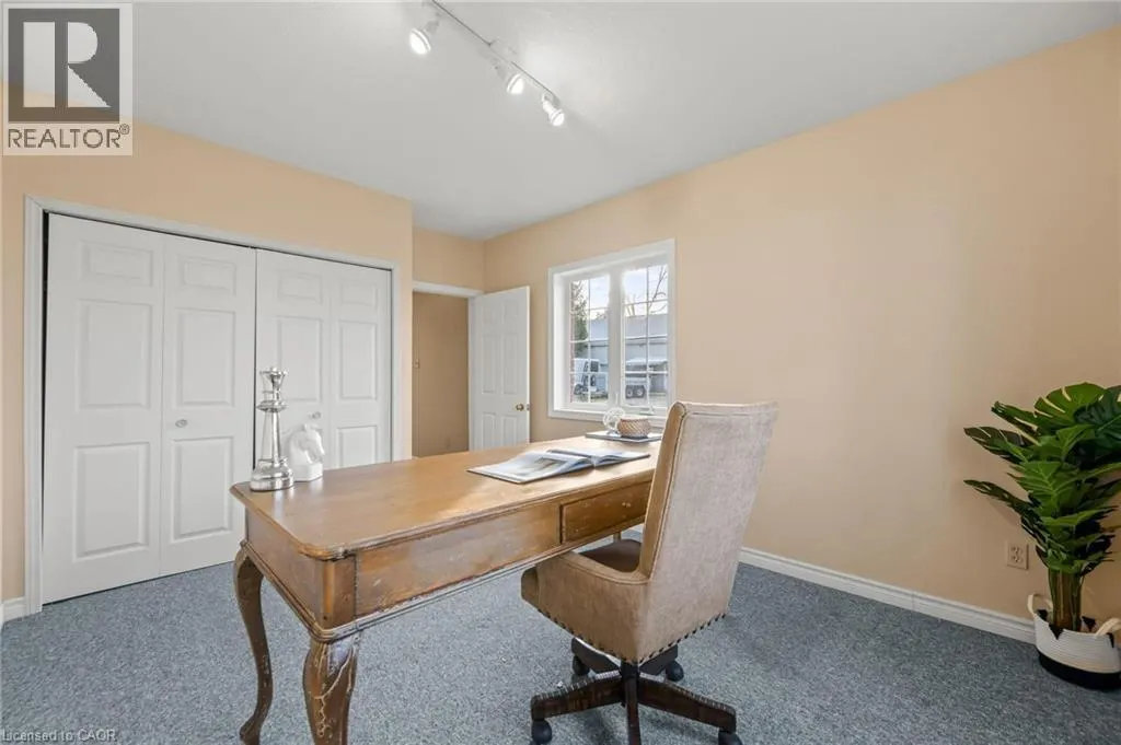 4 BROCK Road N