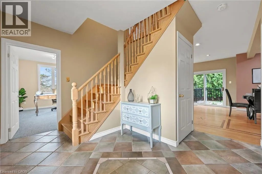 4 BROCK Road N