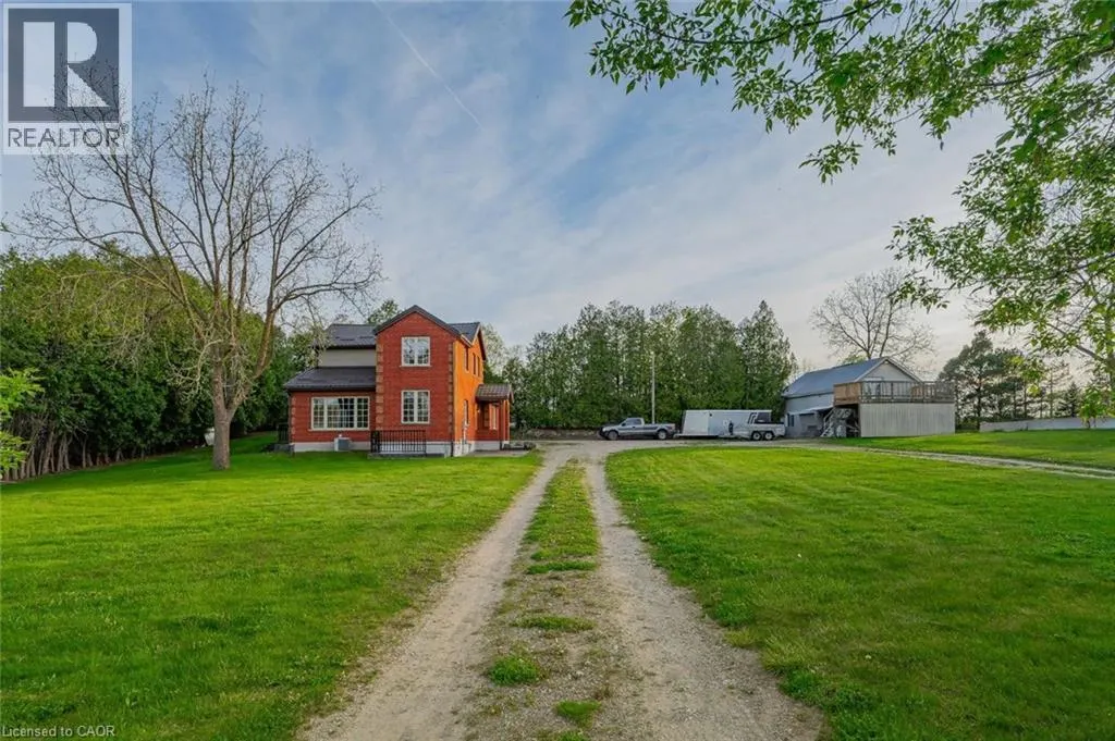 4 BROCK Road N