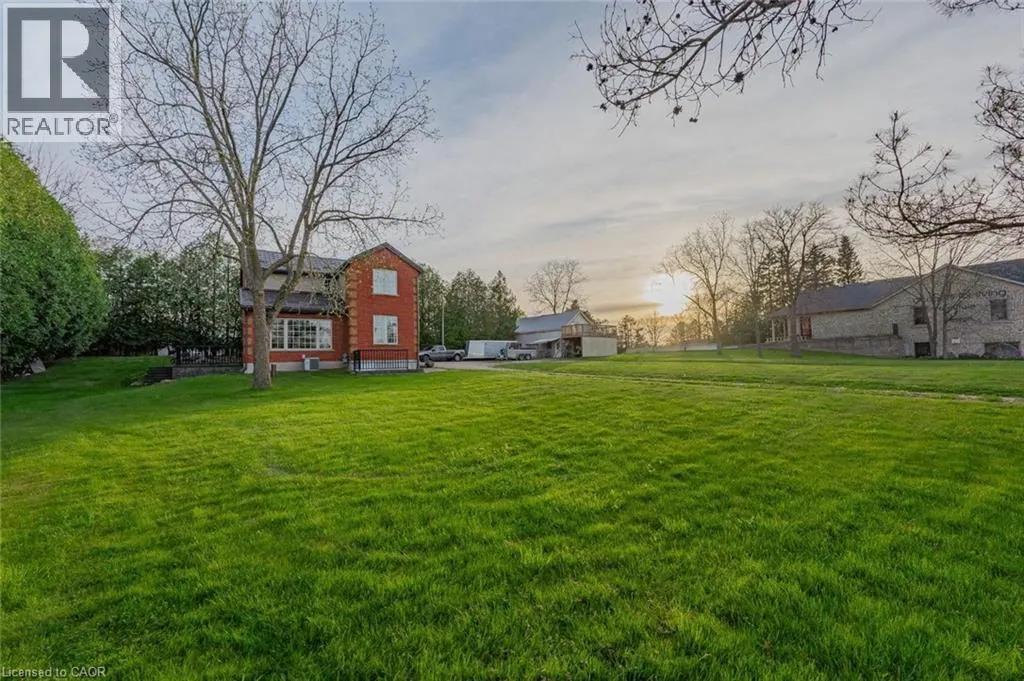 4 BROCK Road N