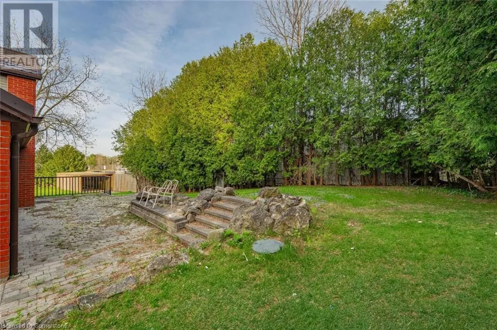 4 BROCK Road N