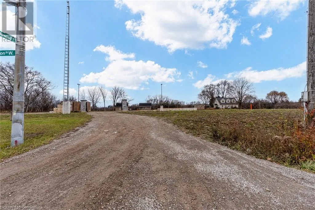 1431 WILSON Street W