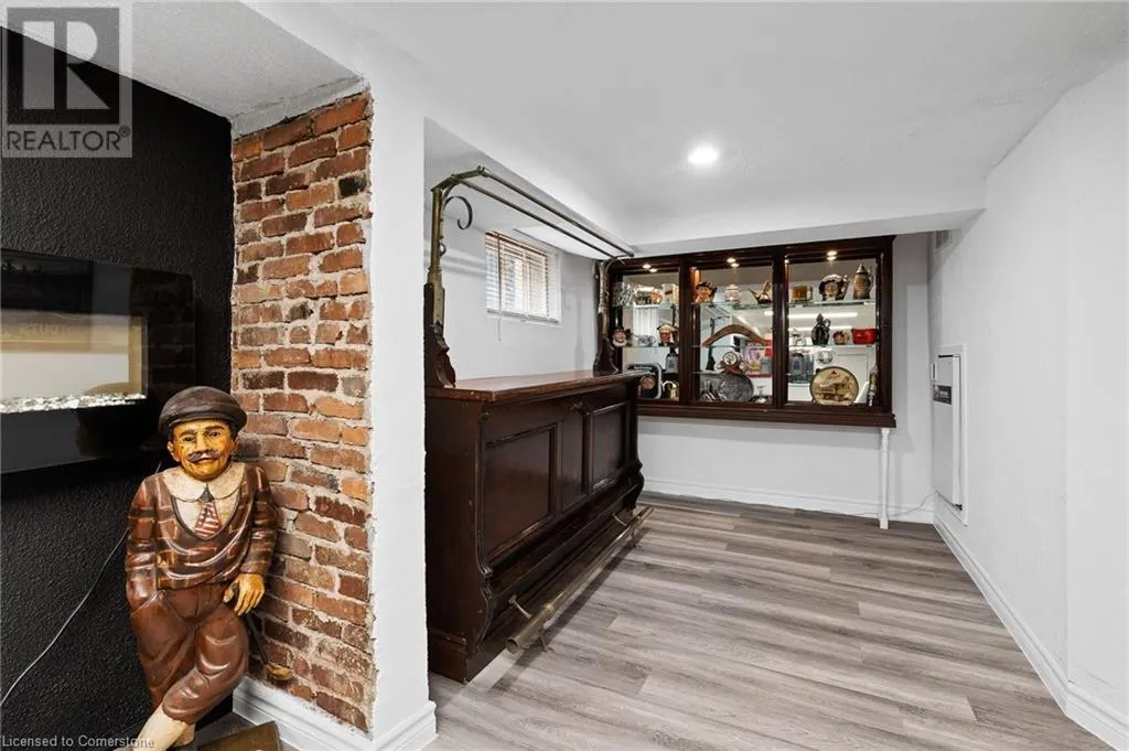 47 CURRIE Street