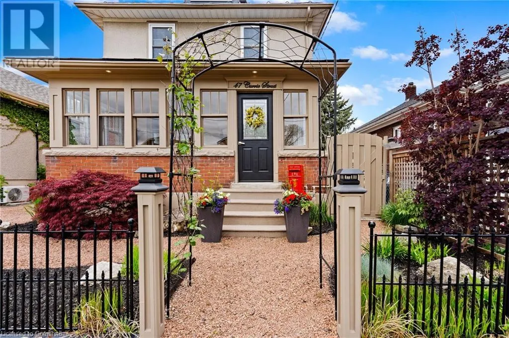 47 CURRIE Street