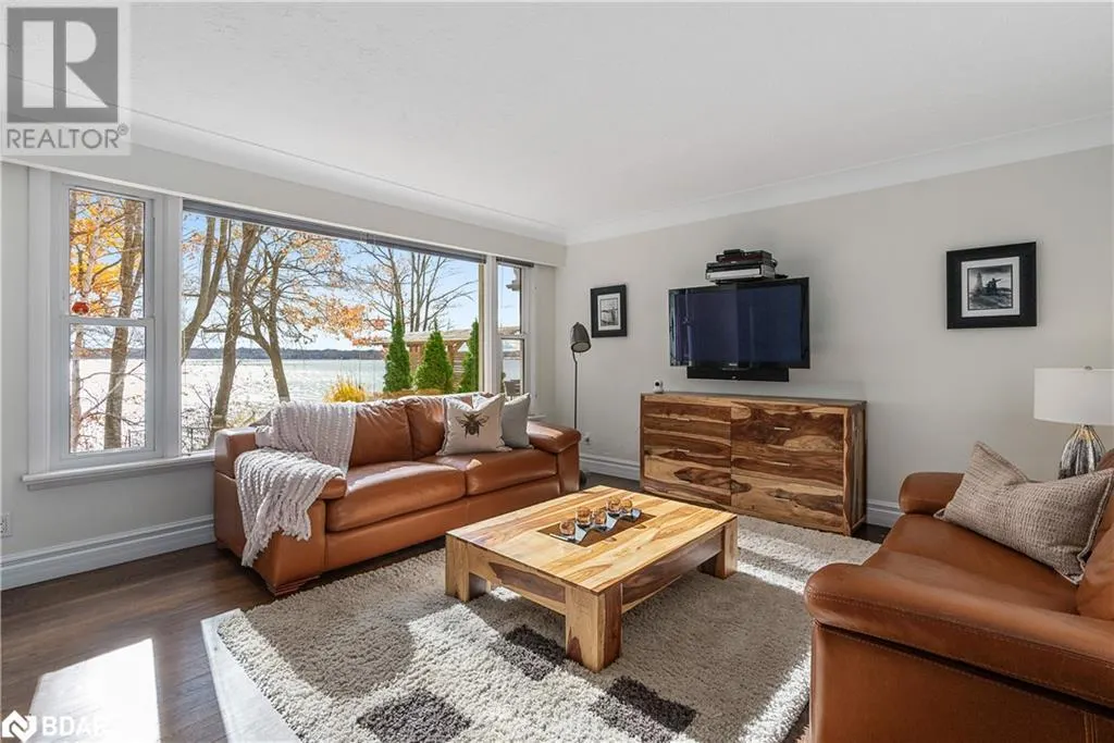 23 BARRIE Terrace