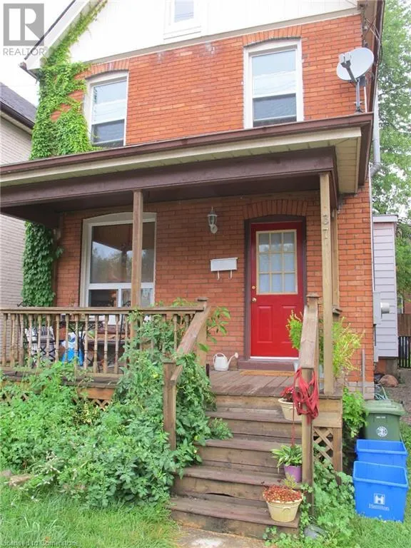 37 DUNDAS Street