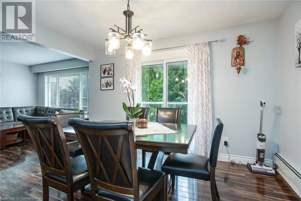 82 CARNABY Crescent
