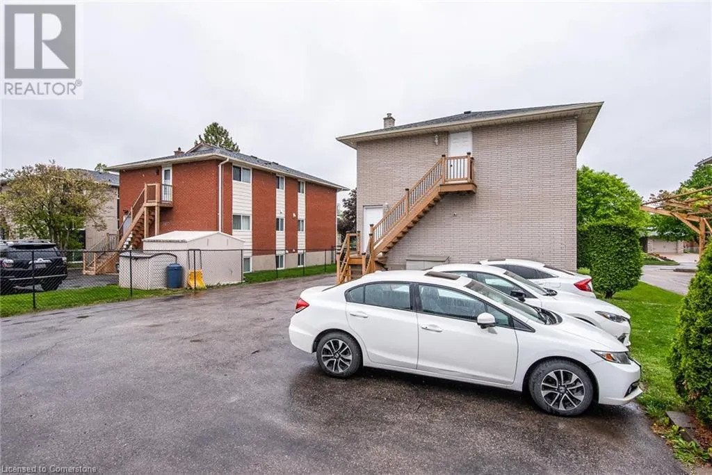 82 CARNABY Crescent