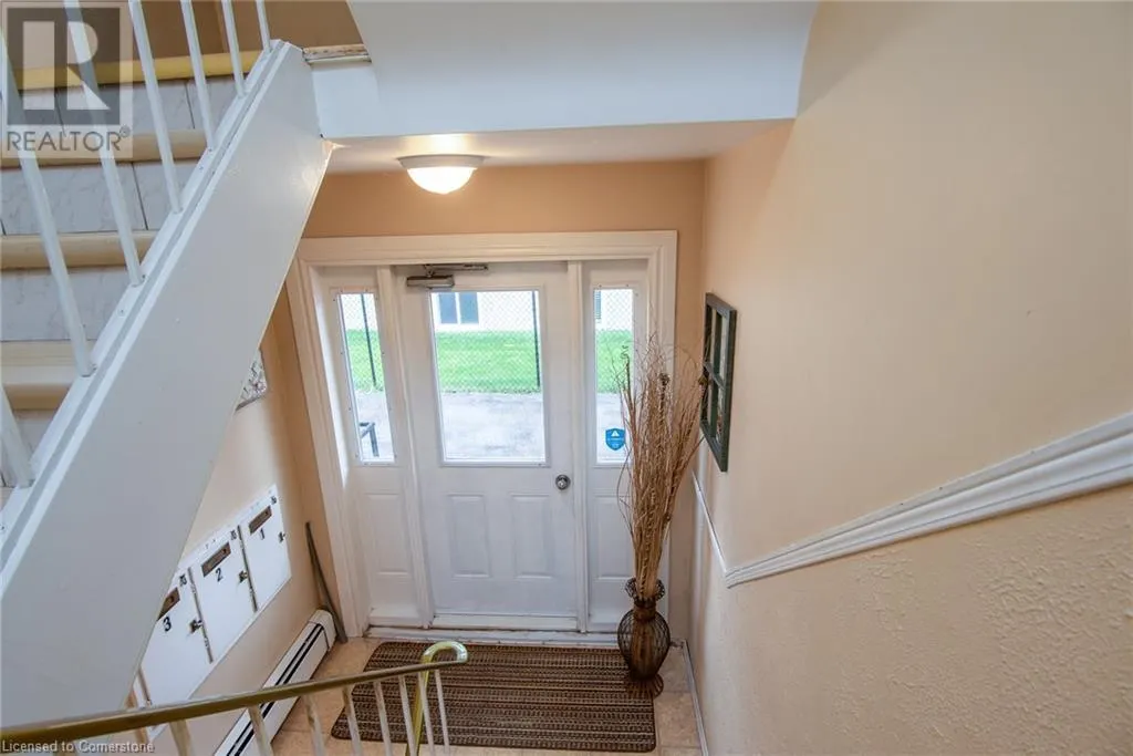 82 CARNABY Crescent