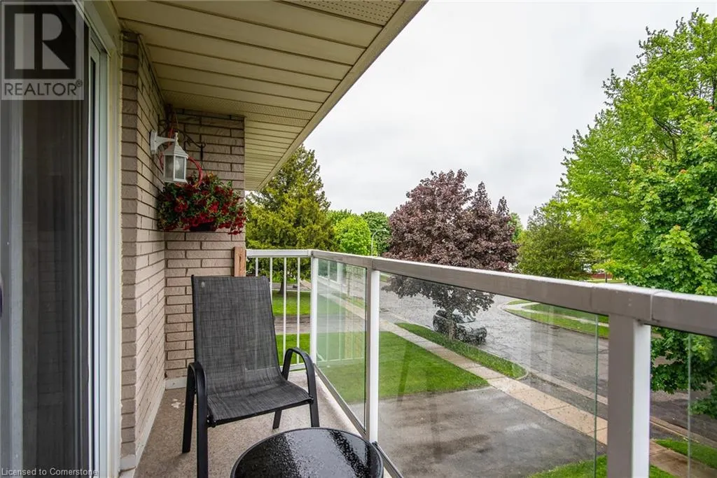 82 CARNABY Crescent