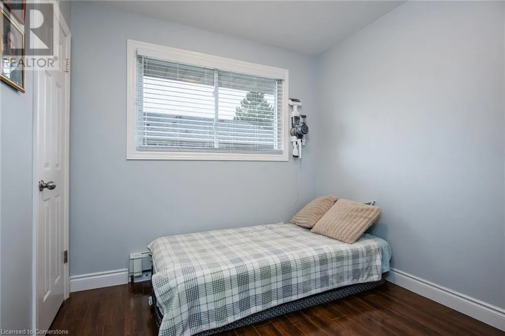 82 CARNABY Crescent