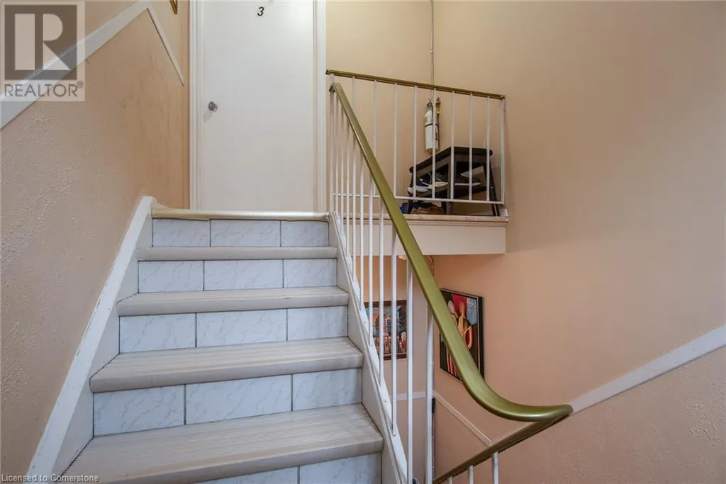82 CARNABY Crescent