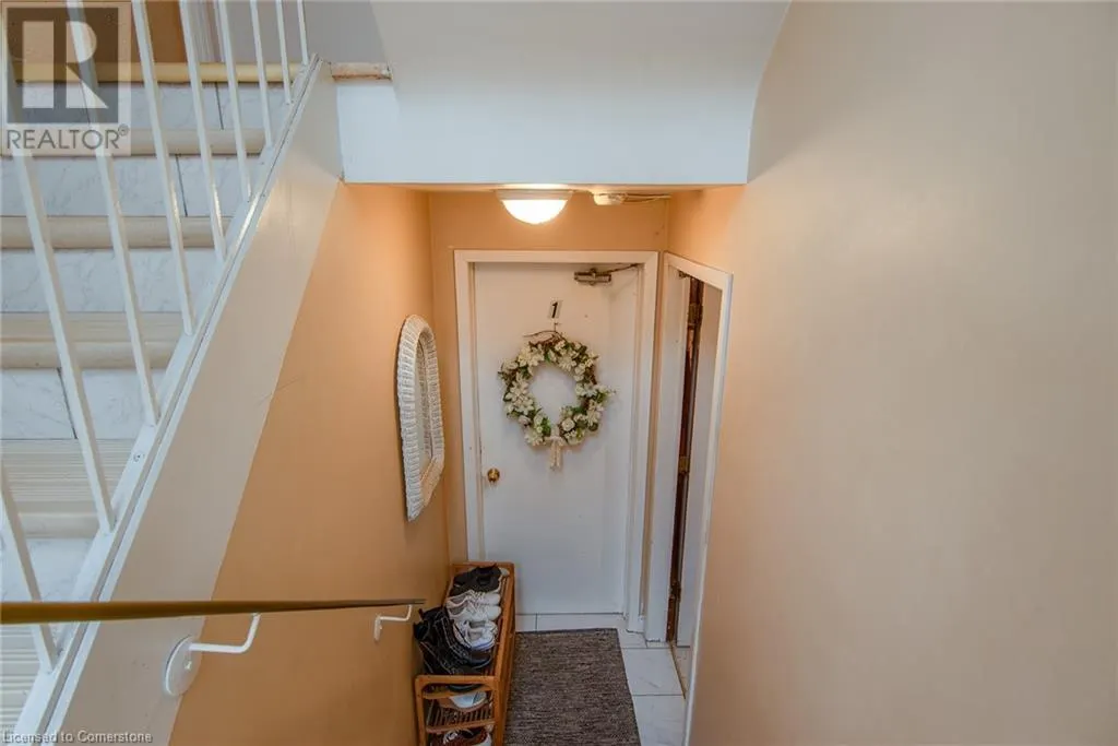 82 CARNABY Crescent