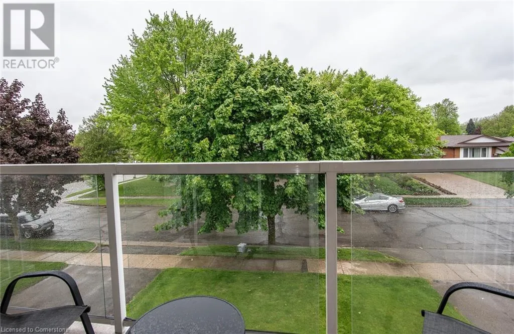 82 CARNABY Crescent