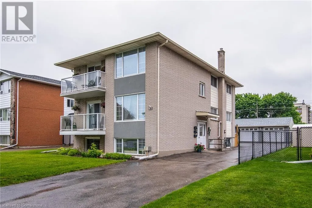 82 CARNABY Crescent