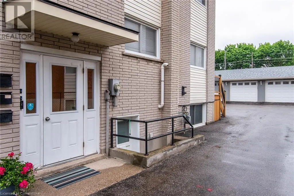 82 CARNABY Crescent