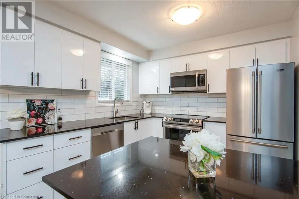82 CARNABY Crescent