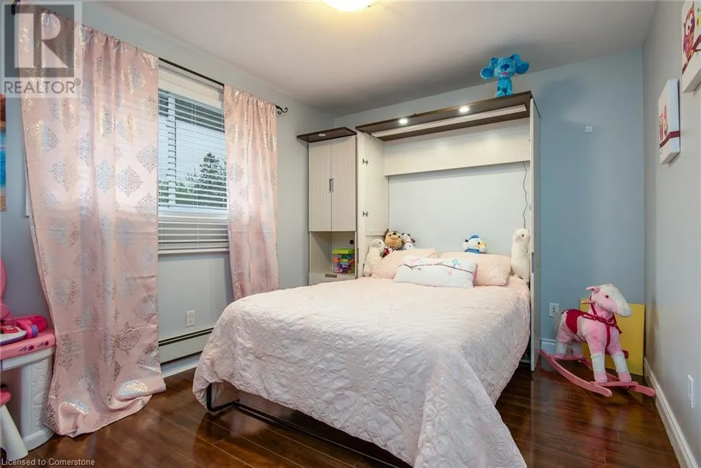 82 CARNABY Crescent