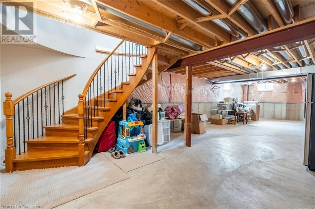24 EDGECROFT Crescent