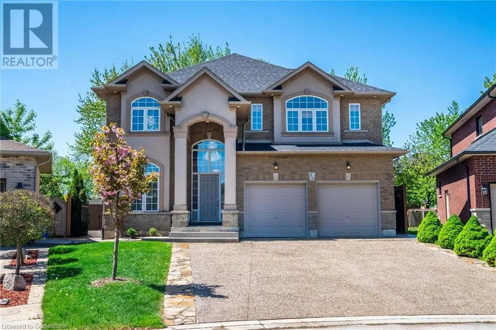 24 EDGECROFT Crescent