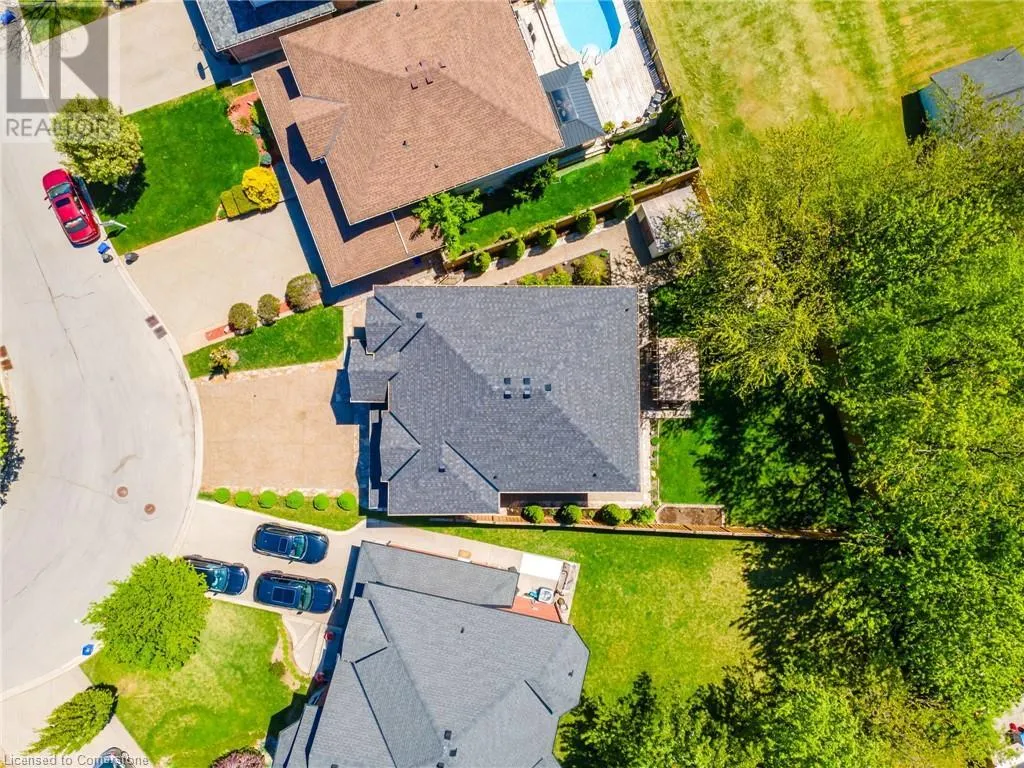 24 EDGECROFT Crescent