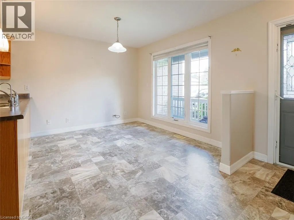 409 QUEEN Street S Unit# 8, #8