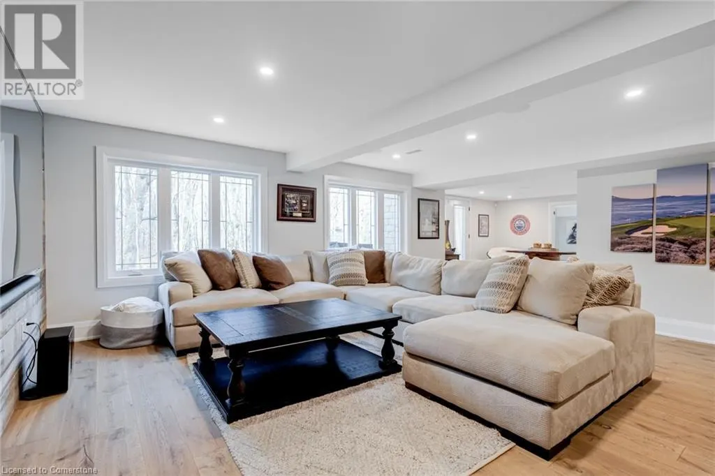 18 ELDER Crescent