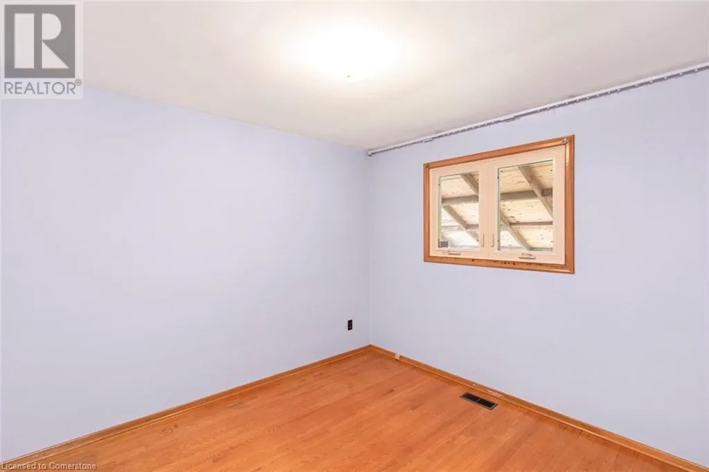 30 GREENINGDON Drive