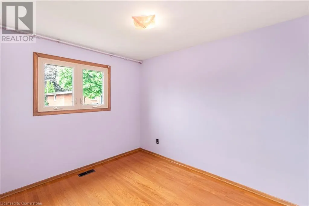 30 GREENINGDON Drive