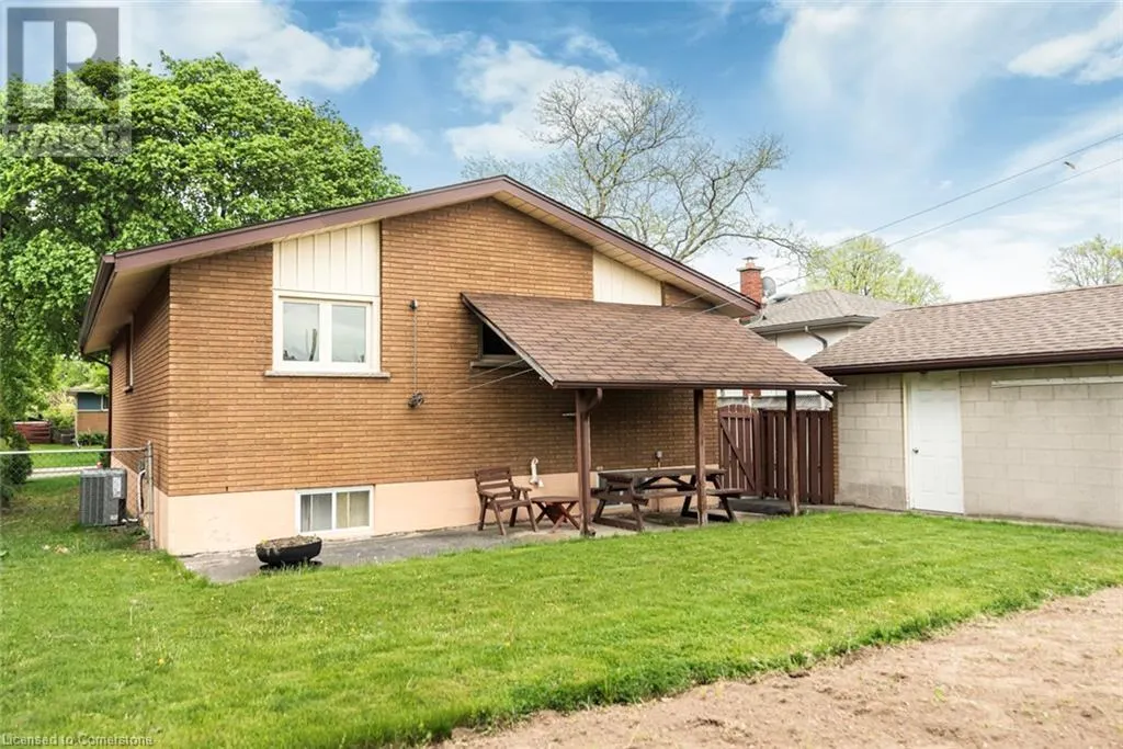 30 GREENINGDON Drive