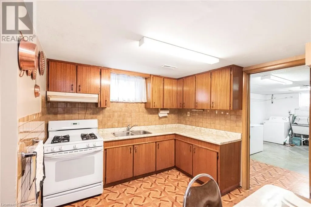 30 GREENINGDON Drive
