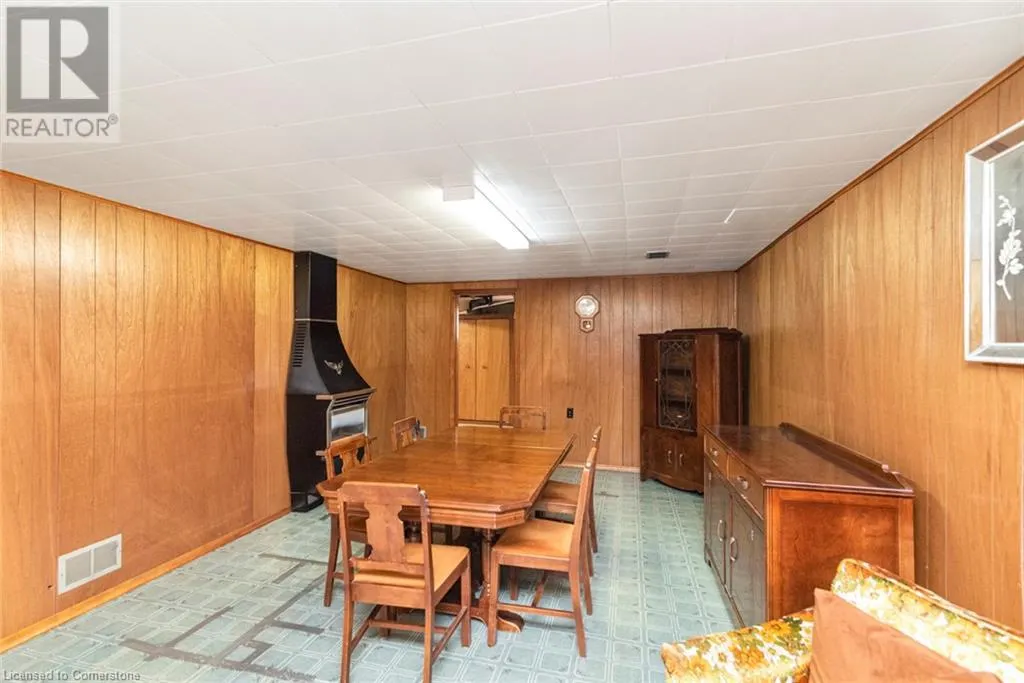 30 GREENINGDON Drive