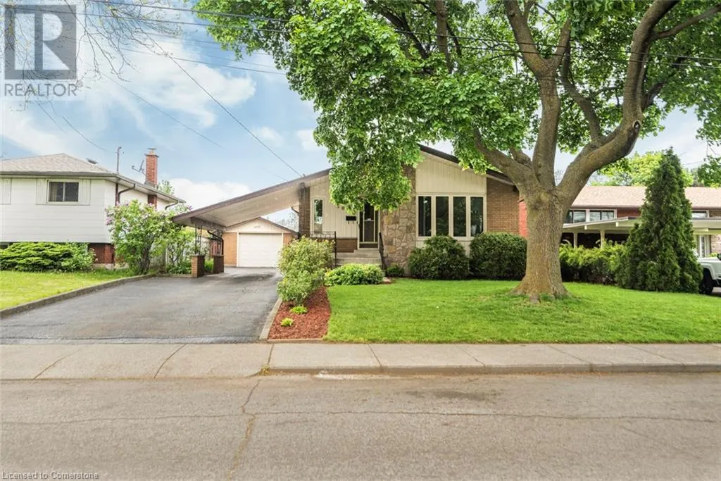 30 GREENINGDON Drive