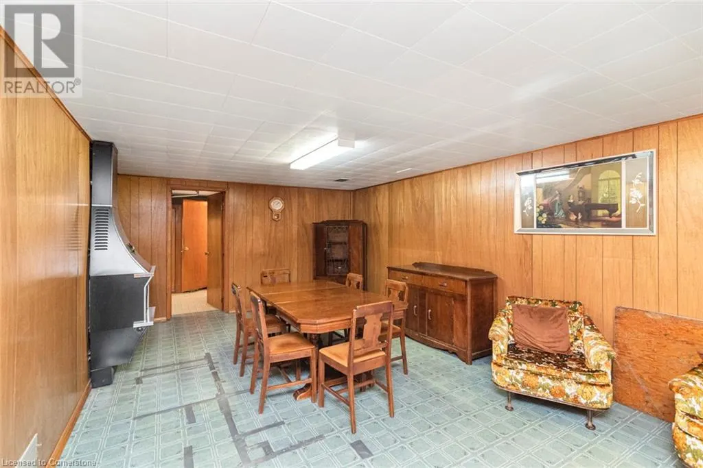 30 GREENINGDON Drive