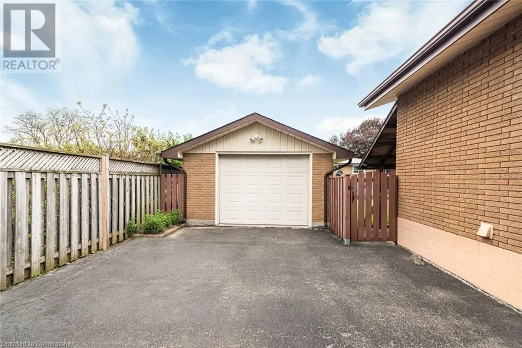 30 GREENINGDON Drive