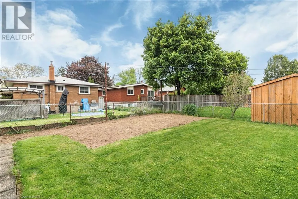 30 GREENINGDON Drive