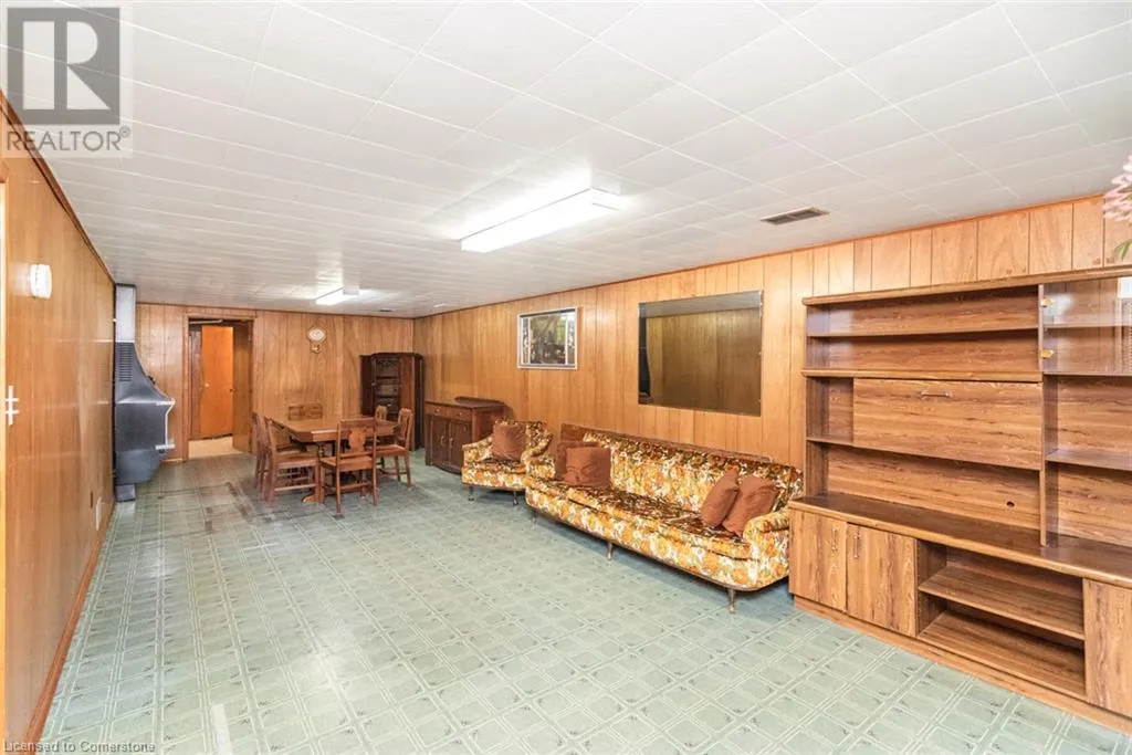 30 GREENINGDON Drive