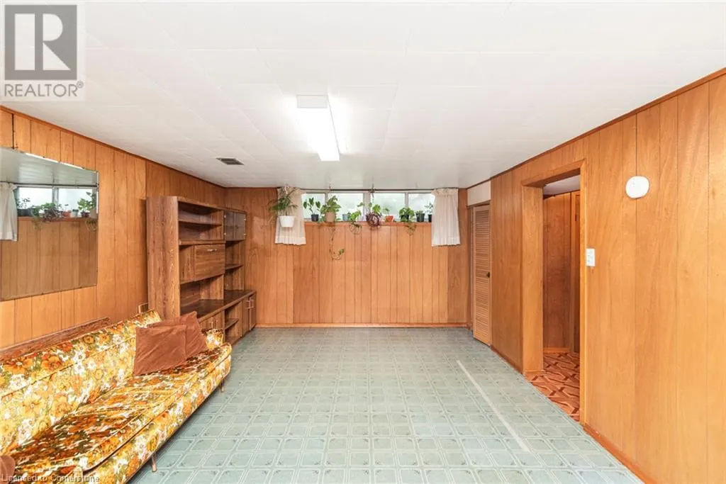 30 GREENINGDON Drive