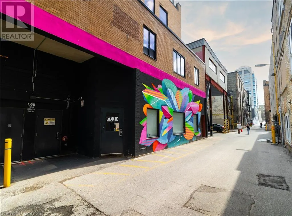 165 KING Street W