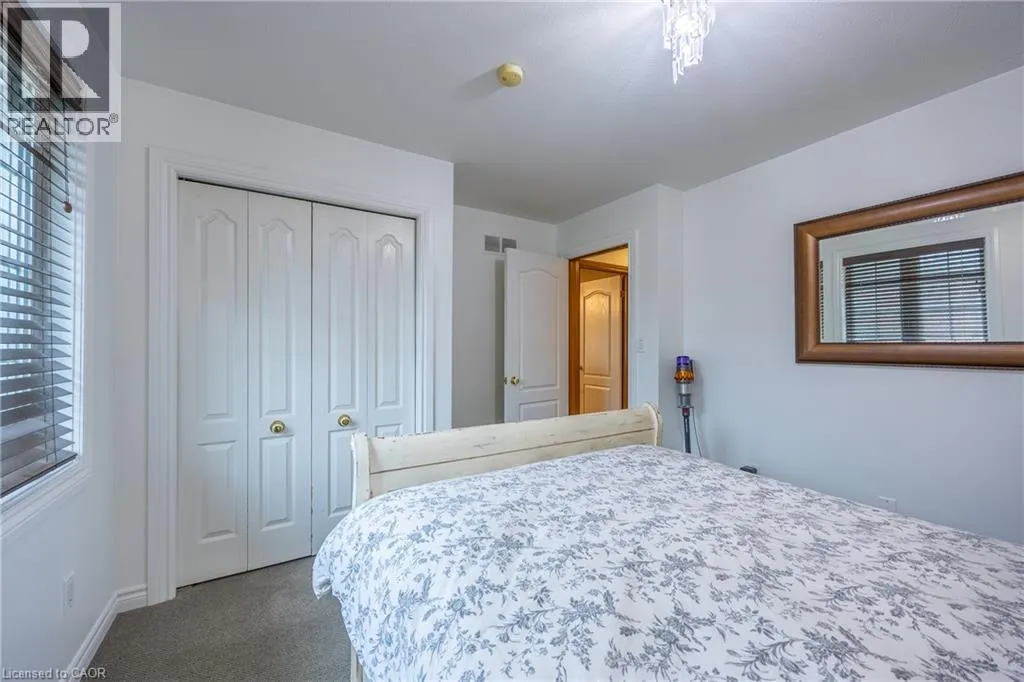 6 VIOLA Court