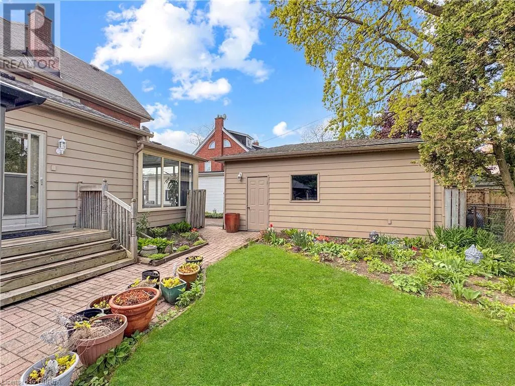 5 HAWARDEN Avenue