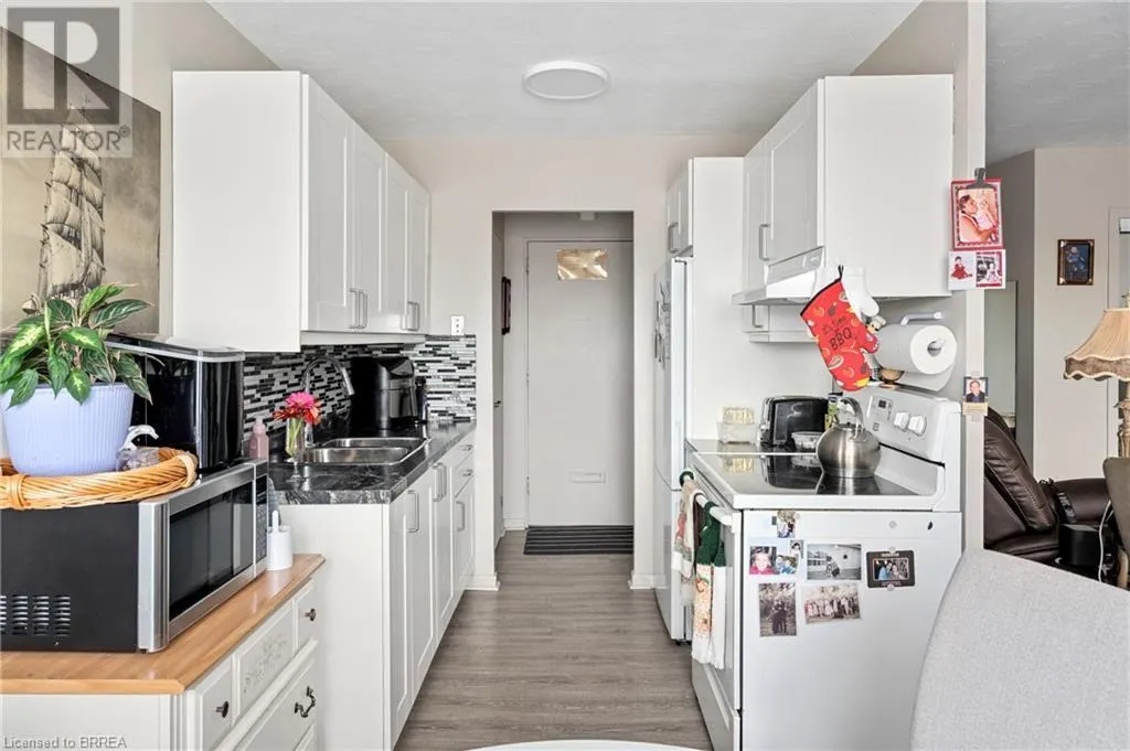 485 THOROLD Road Unit# 323, #323