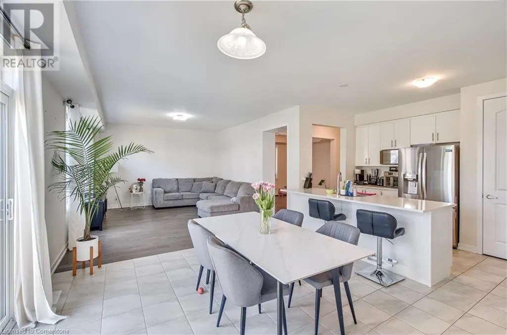 76 SUNFLOWER Crescent