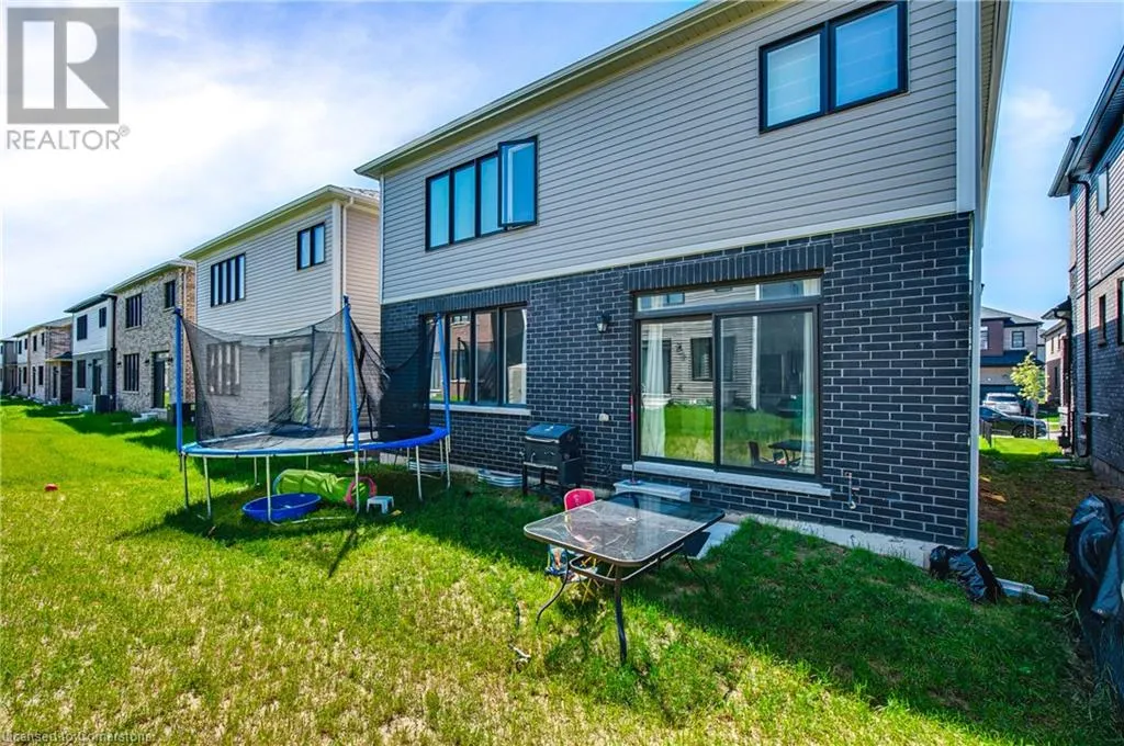 76 SUNFLOWER Crescent