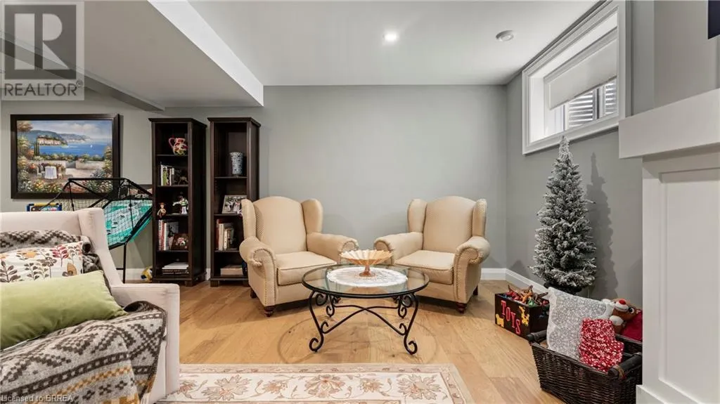 52 BEECHNUT Lane