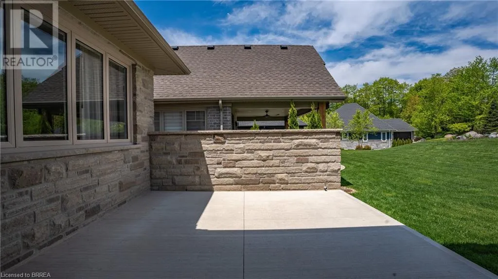 52 BEECHNUT Lane